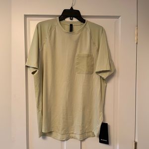 Lulu lemon Ventilated Hiking Short Sleeve Mens Shirt